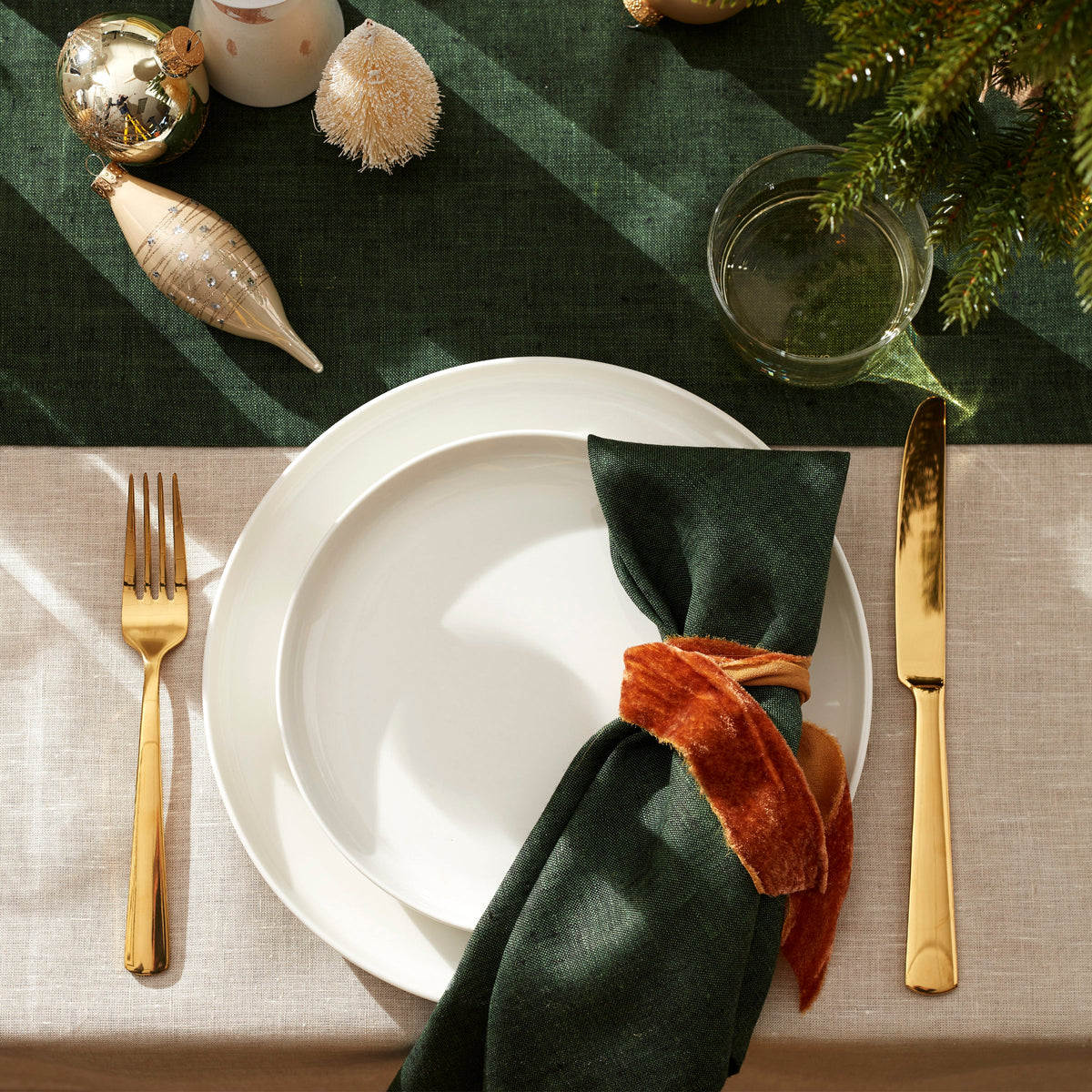 24 Seven White 18-Piece Dinnerware Set