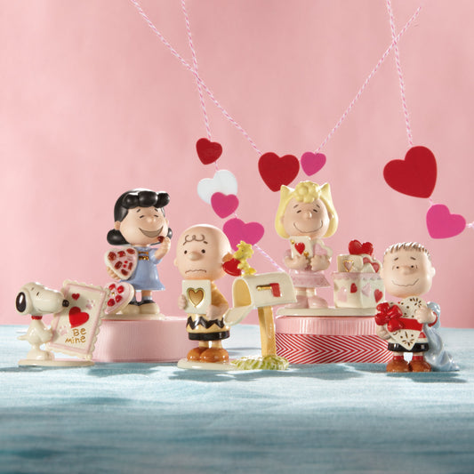 Peanuts 5-Piece Valentine's Figurine Set