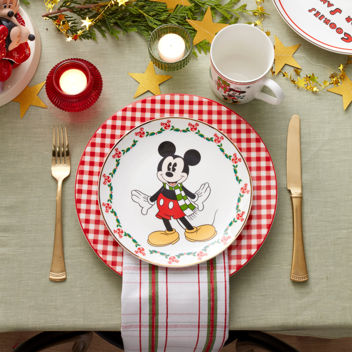 Disney Holiday 12-Piece Dessert Set