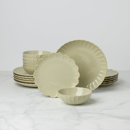 French Perle Scallop Matcha 18-Piece Dinnerware Set