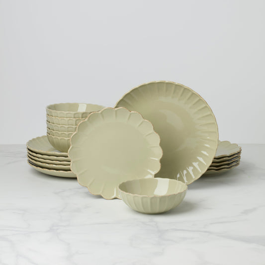 French Perle Scallop Matcha 18-Piece Dinnerware Set